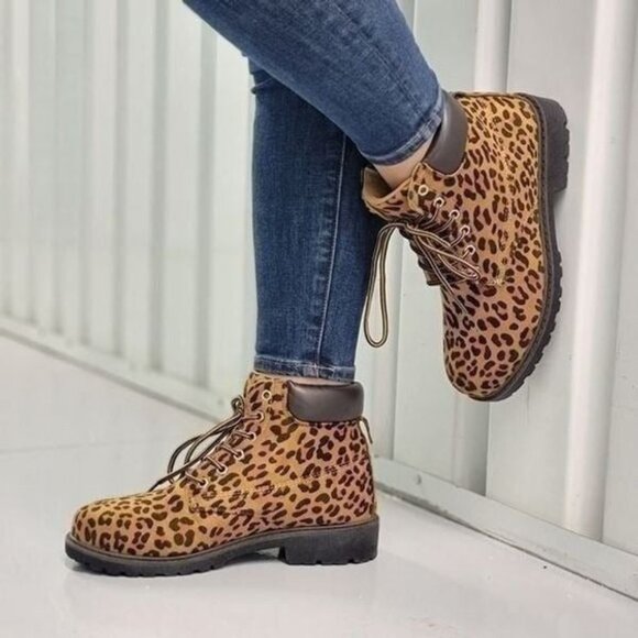 Women's Leopard Combat Lace-up Ankle Boots Low Heel - Picture 2 of 5